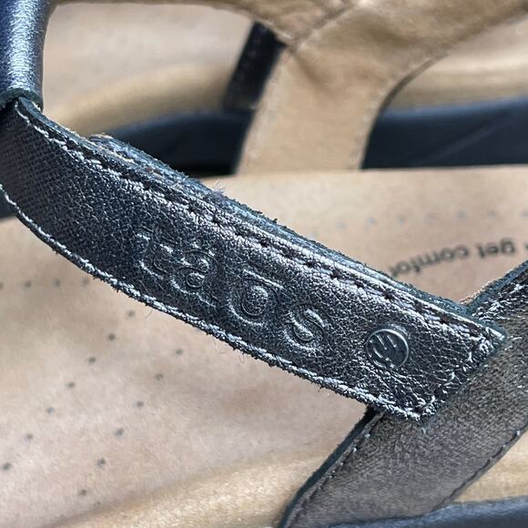Taos Women’s Trophy 2 leather sandals size 8 Pewter Metallic T-Strap - Picture 6 of 10